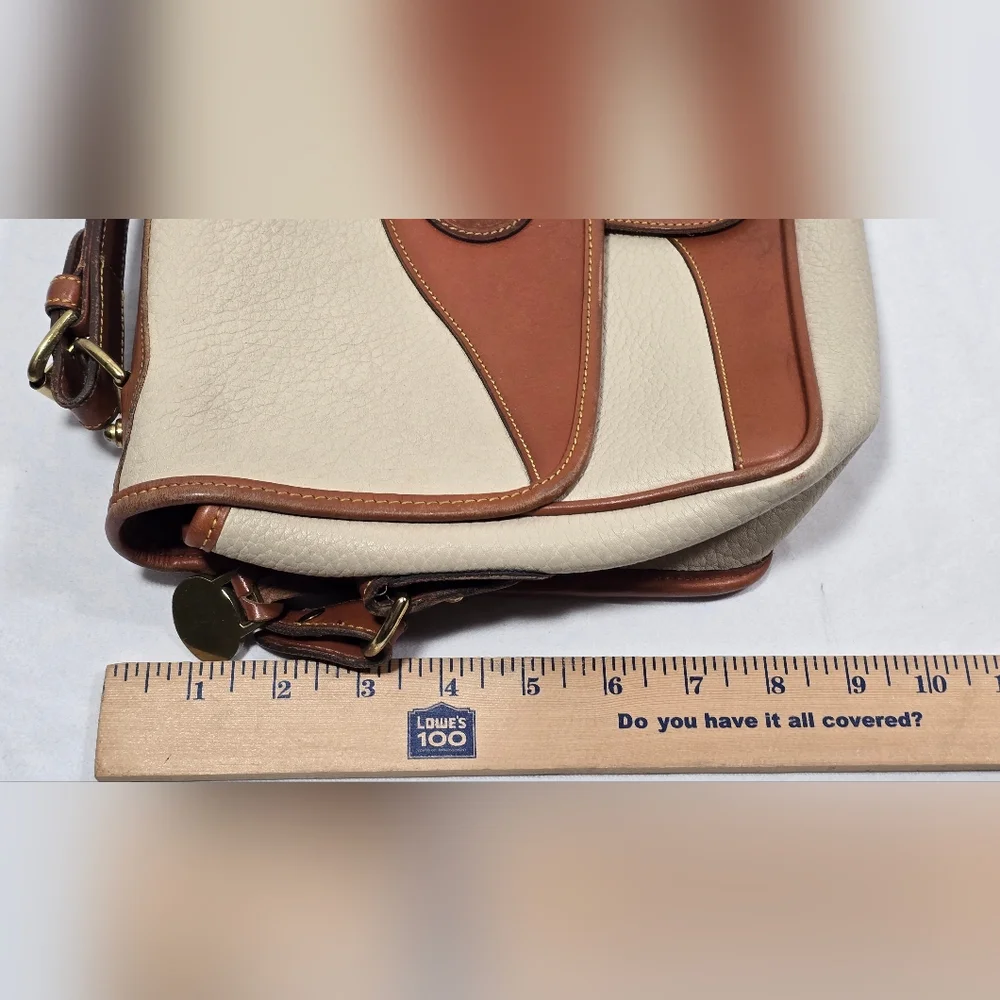 VINTAGE Dooney & Bourke A7-128540 Classic Leather Crossbody Bag Purse Tan Brown - Picture 14 of 16